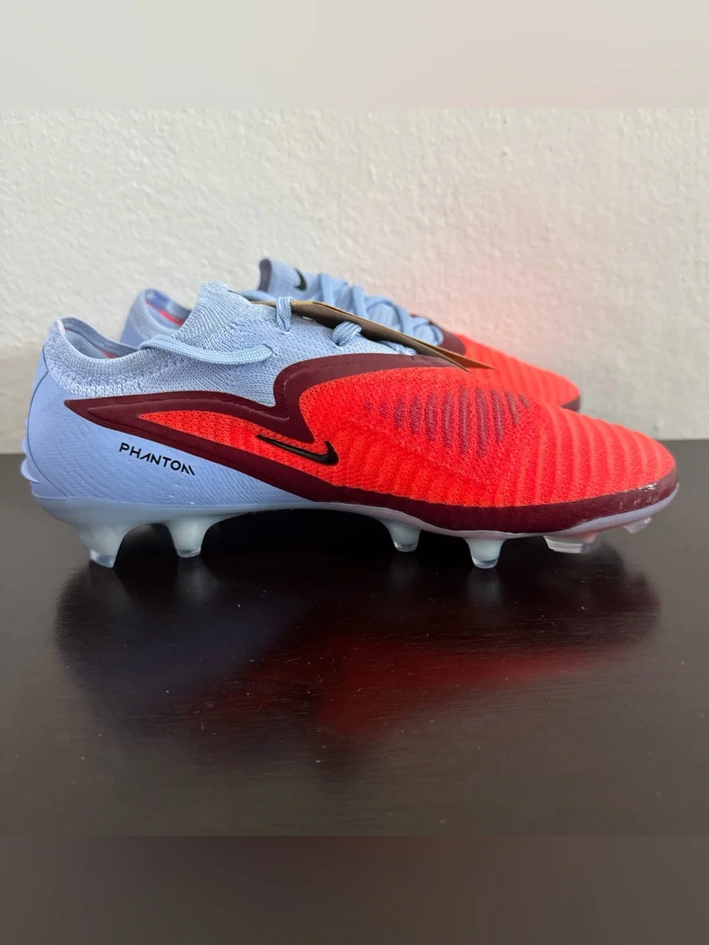 Nike vivid red